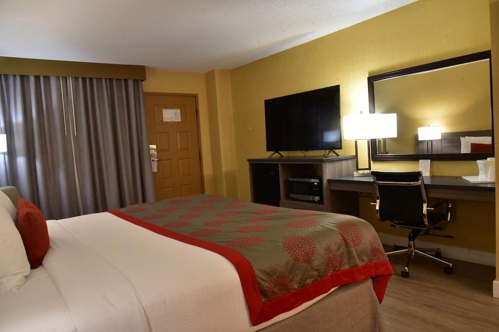Ramada By Wyndham San Diego National City Exterior photo