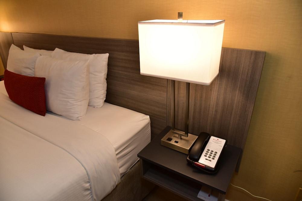 Ramada By Wyndham San Diego National City Exterior photo