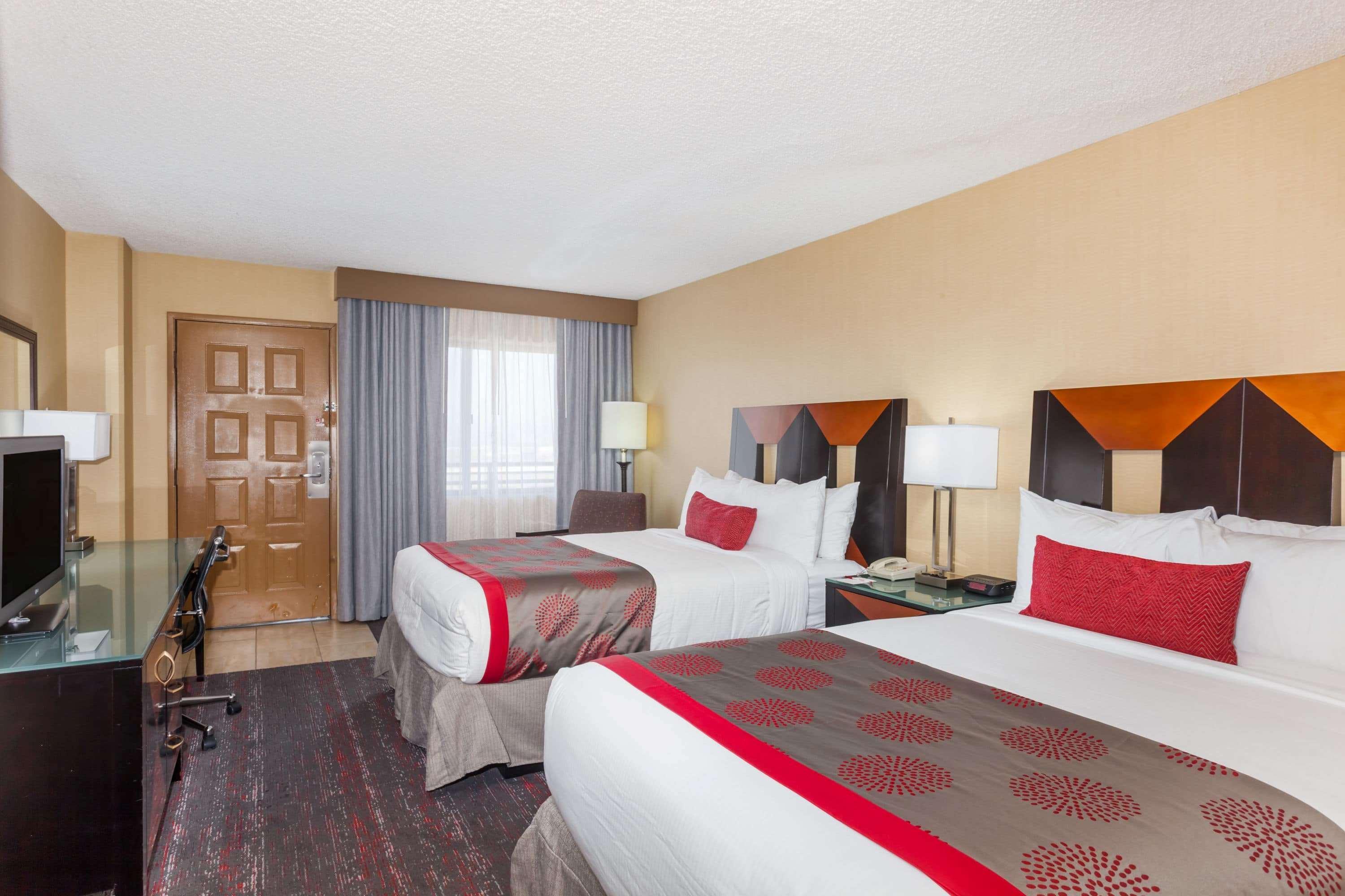 Ramada By Wyndham San Diego National City Exterior photo