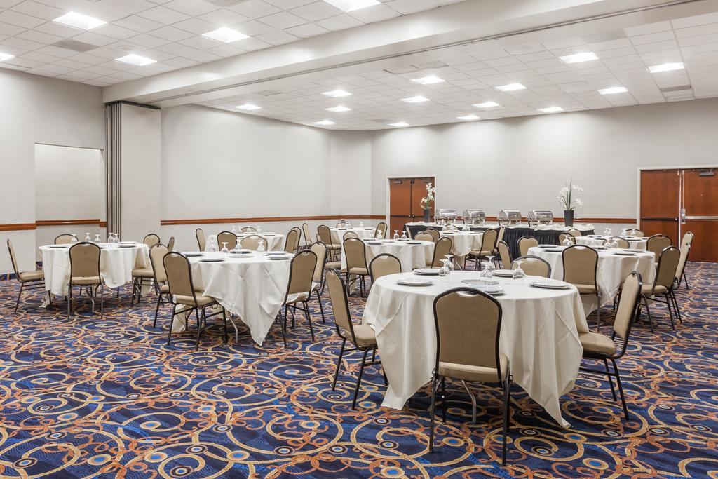 Ramada By Wyndham San Diego National City Exterior photo